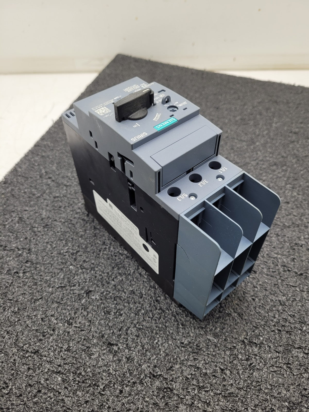 Siemens Sirius 3RV2031-4WA10 Motor Controller Circuit Breaker DIN Rail Mount