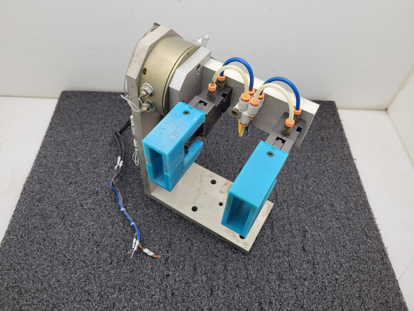 Robohand Robotic Pneumatic Rotary Actuator and Grippers GRB121-1-0401 RR-26-180