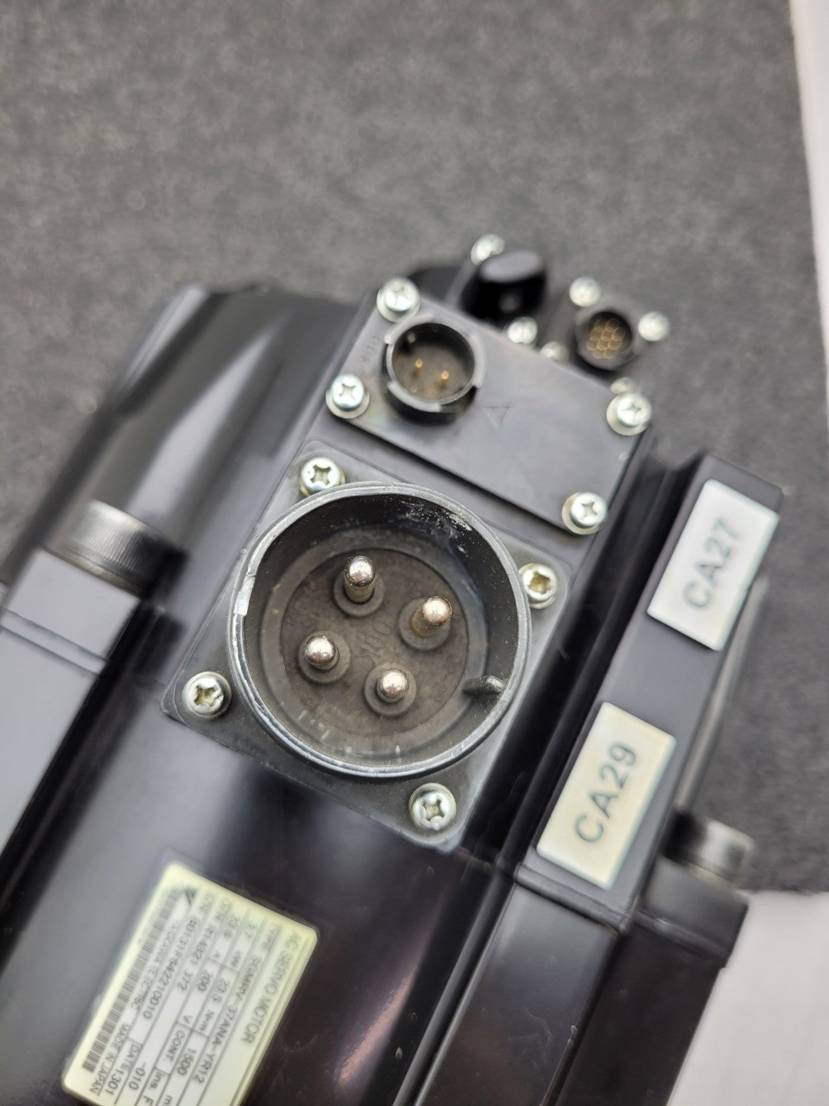 Yaskawa Electric Servo Motor SGMRV-37ANA-YR12 [A1]