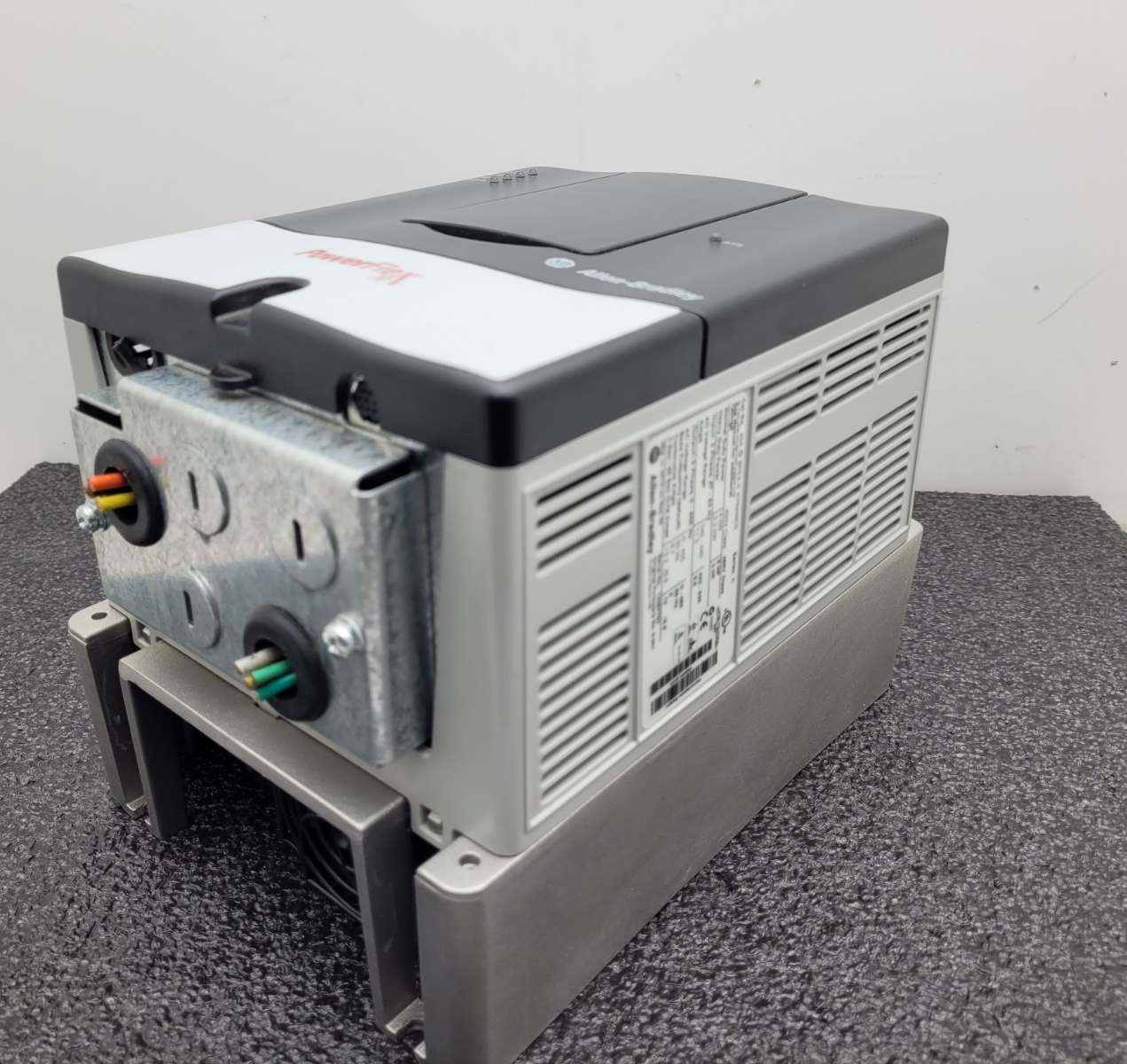 Allen Bradley 20AD8P0A0AYNANC0 Ser A PowerFlex 70 400V 3-Phase 8.7A 4kW AC Drive