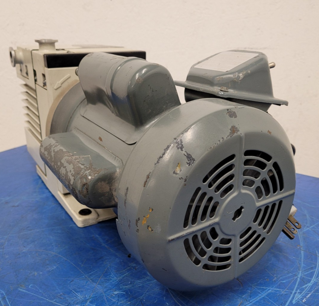 Leybold Trivac Rotary Vane Vacuum Pump D4B Load Tested Good 120VAC 1/3HP
