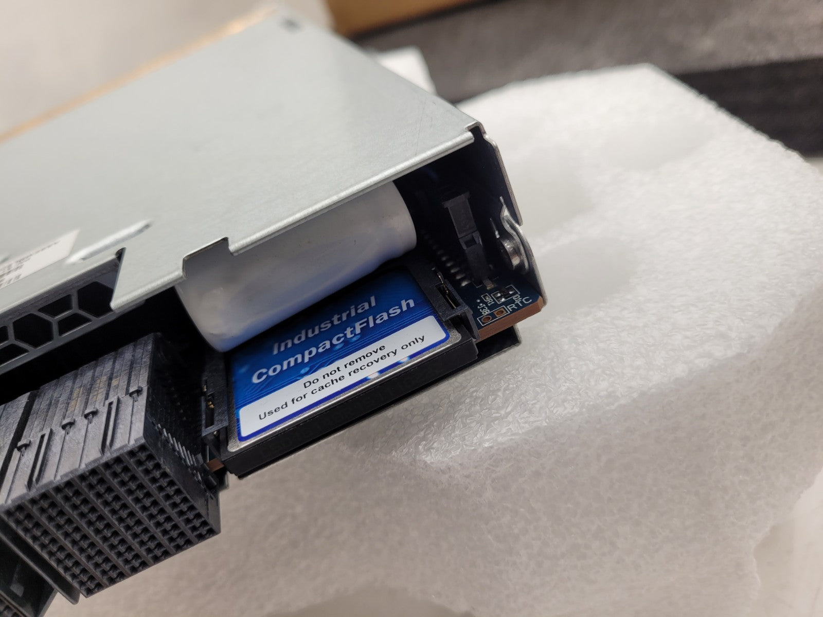 Dot Hill 4844 4-CNC 1RM-LX 4GB PFRUKC66-01 FRUKC66-01 4GB Disk Array Controller