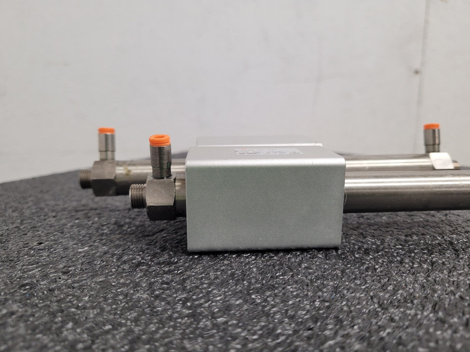SMC CY2B15H-94 RODLESS AIR CYLINDERS Lot Of 2X