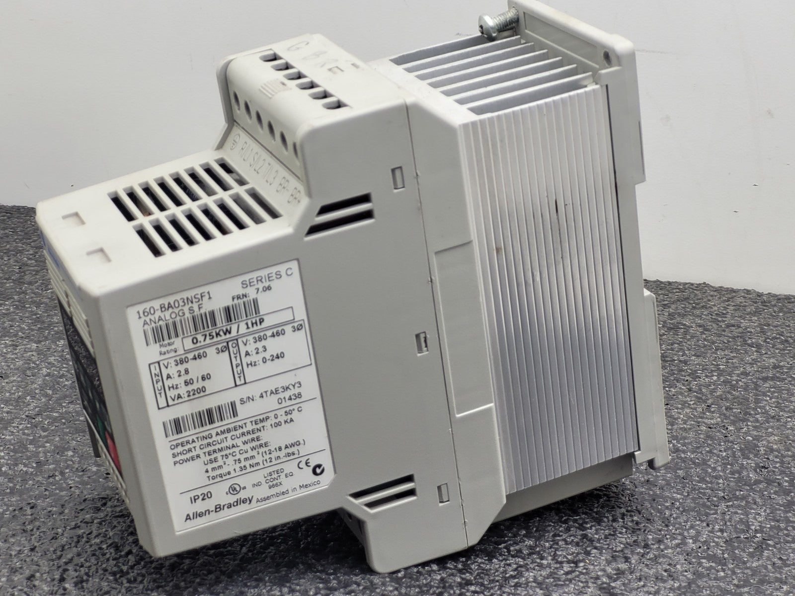 ALLEN BRADLEY 160-BA03NSF1 Variable Speed Drive 1HP 380/480 VAC 3PH