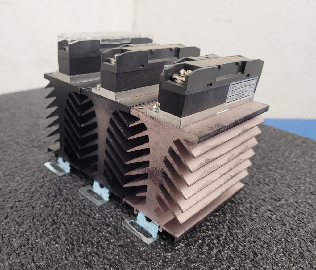 Nux Hanyoung HSR-SLD402Z HSRSLD402Z Solid State Relay Lot of 3x