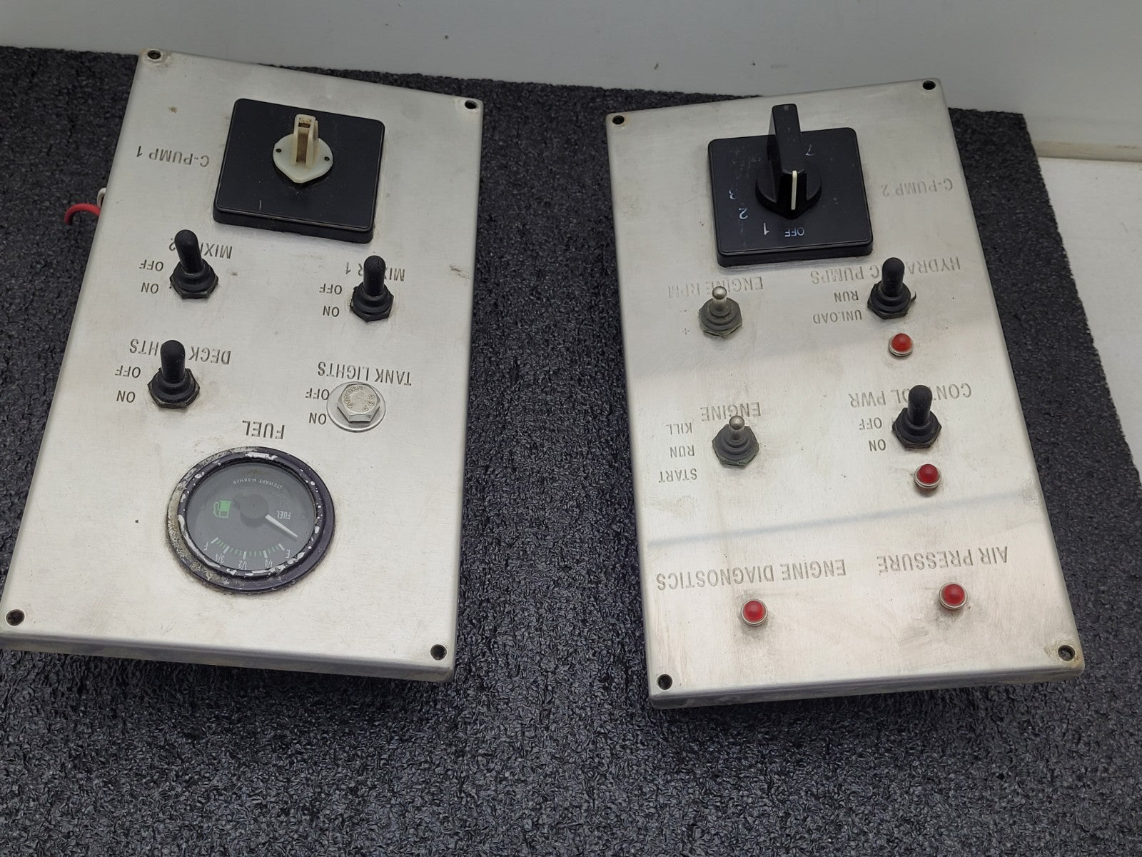 Lot of 2  OEM Controls RS11T6617 Rotary Industrial Potentiometer Control Panel