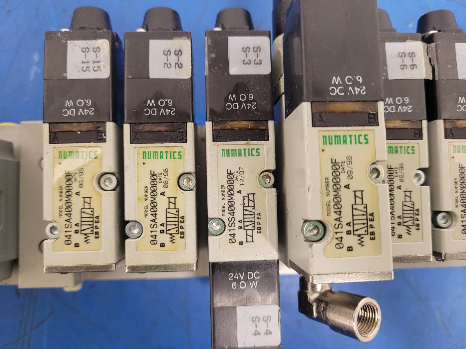 Numatics 11x Valve Solenoid 041SA400M0000F 3x Regulated Pneumatic Manifold N8