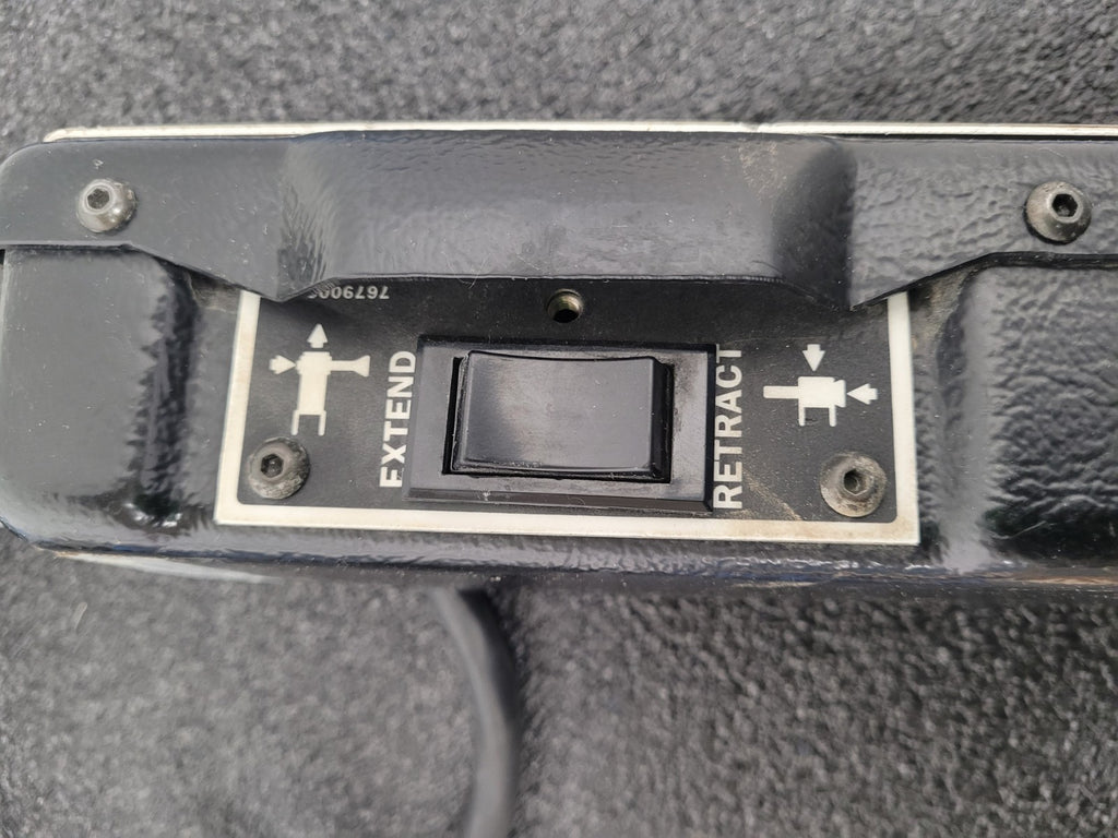 Manitowok Crane Outrigger Control Switch Box Pendant 80049320