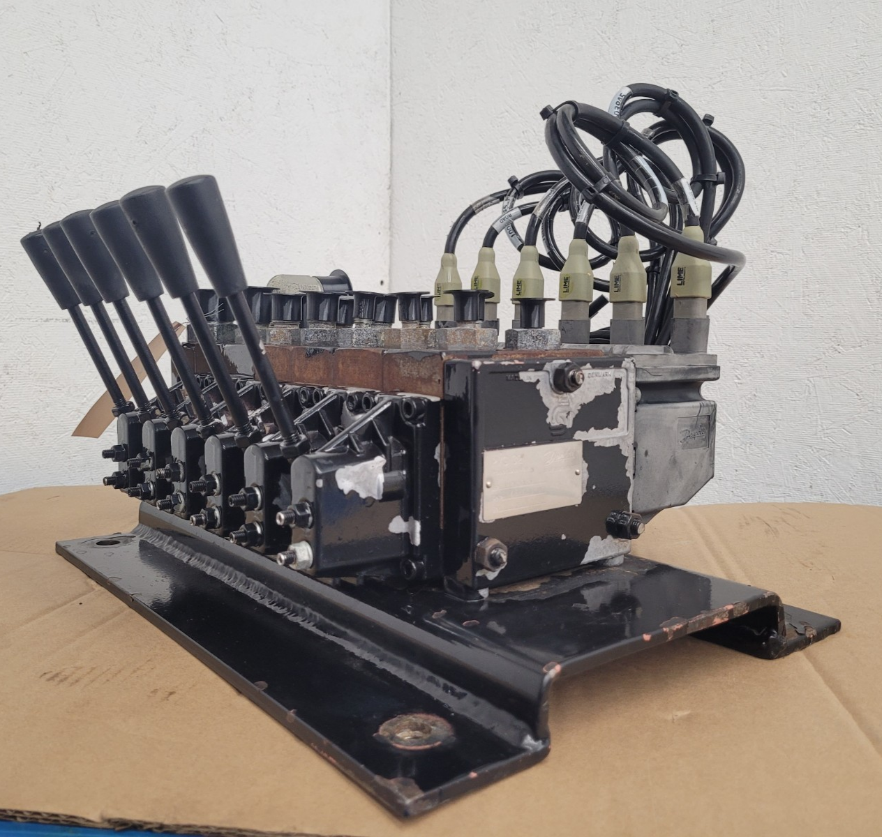 Danfoss PVG32 Proportional On/Off Hydraulic Valve Stack Radiometric 159B5163 K