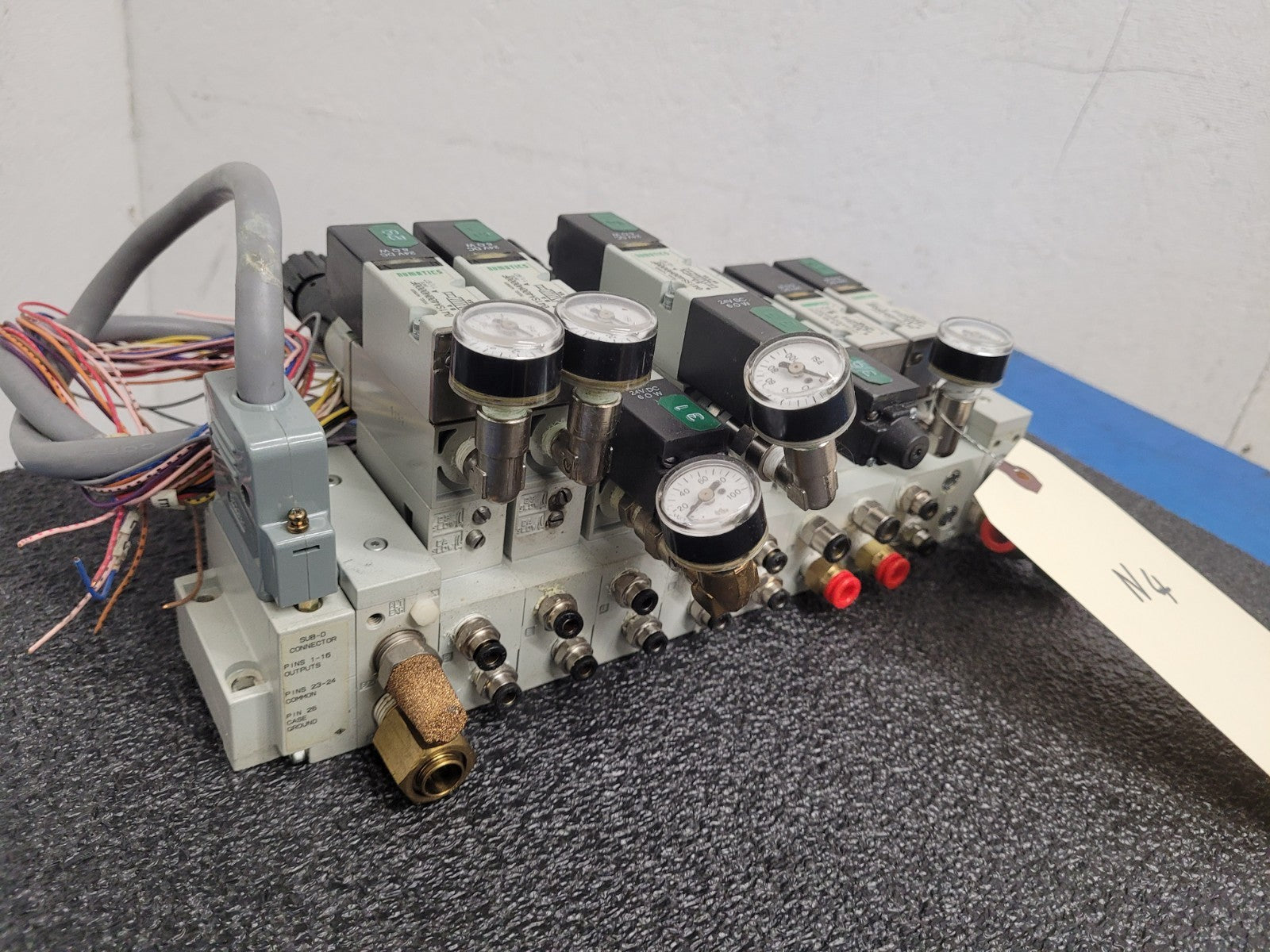 Numatics 8x Valve Solenoid 041SA400M0000F 5x Regulated Pneumatic Manifold N4
