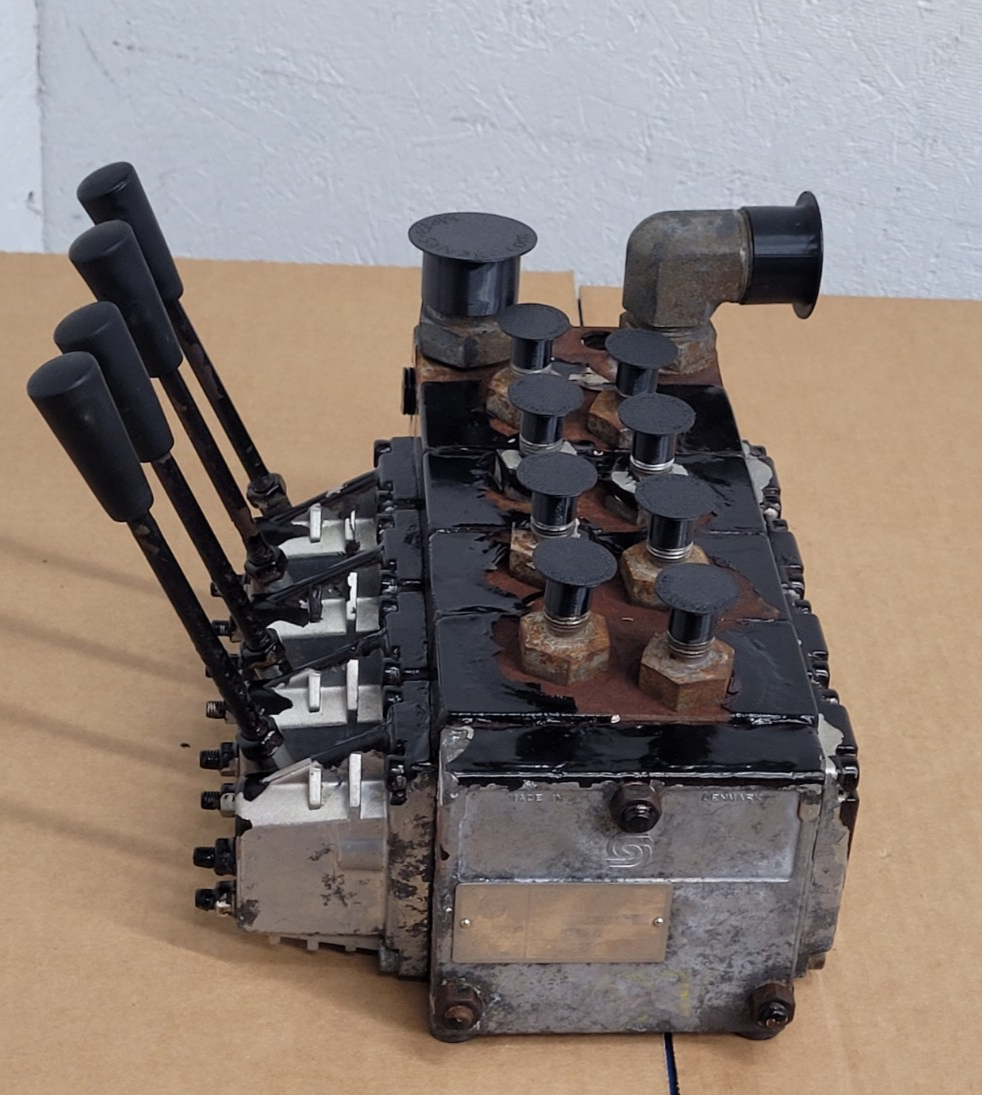 Danfoss PVG 32  4x Manual Hydraulic Valve  Block 159F6511 PVG32 [G]