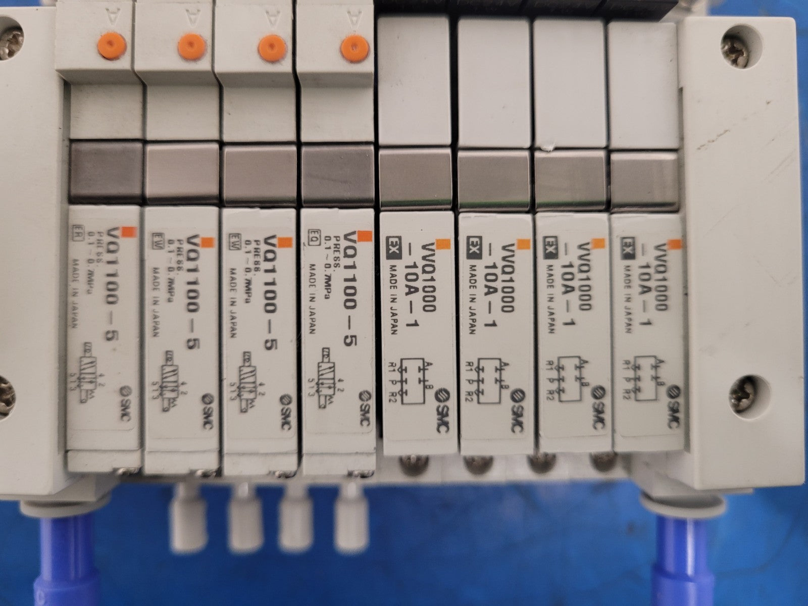SMC 16 Valve VVQ2000-10A-1 2x Manifold VVQ2000-10A-1 VQ2301N-51 VQC2300N-51