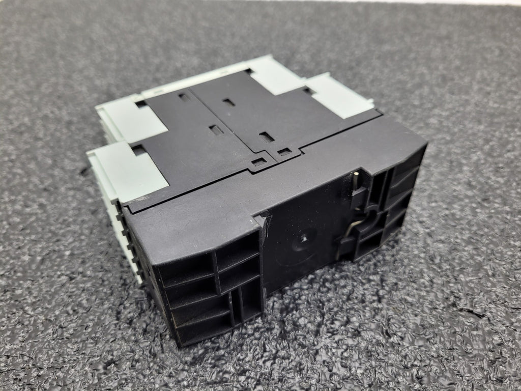SIEMENS 3RS1041-1GW50 Temperature Monitoring Relay DIN Rail Mount 24VDC