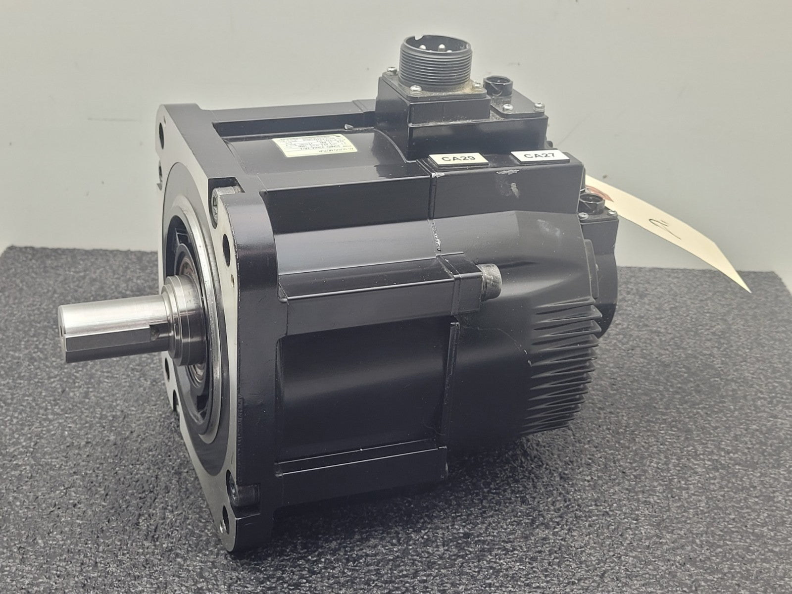 Yaskawa Electric Servo Motor SGMRV-37ANA-YR12 [A1]