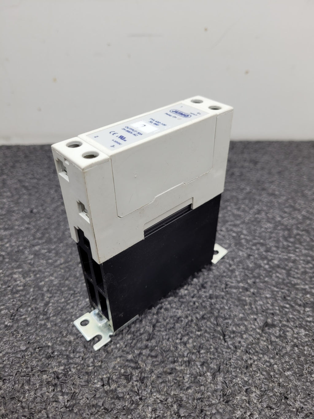 JUMO TYA432-100/30.660 Solid State Relay 4-32VDC Control  24-660VAC 30A Ouput