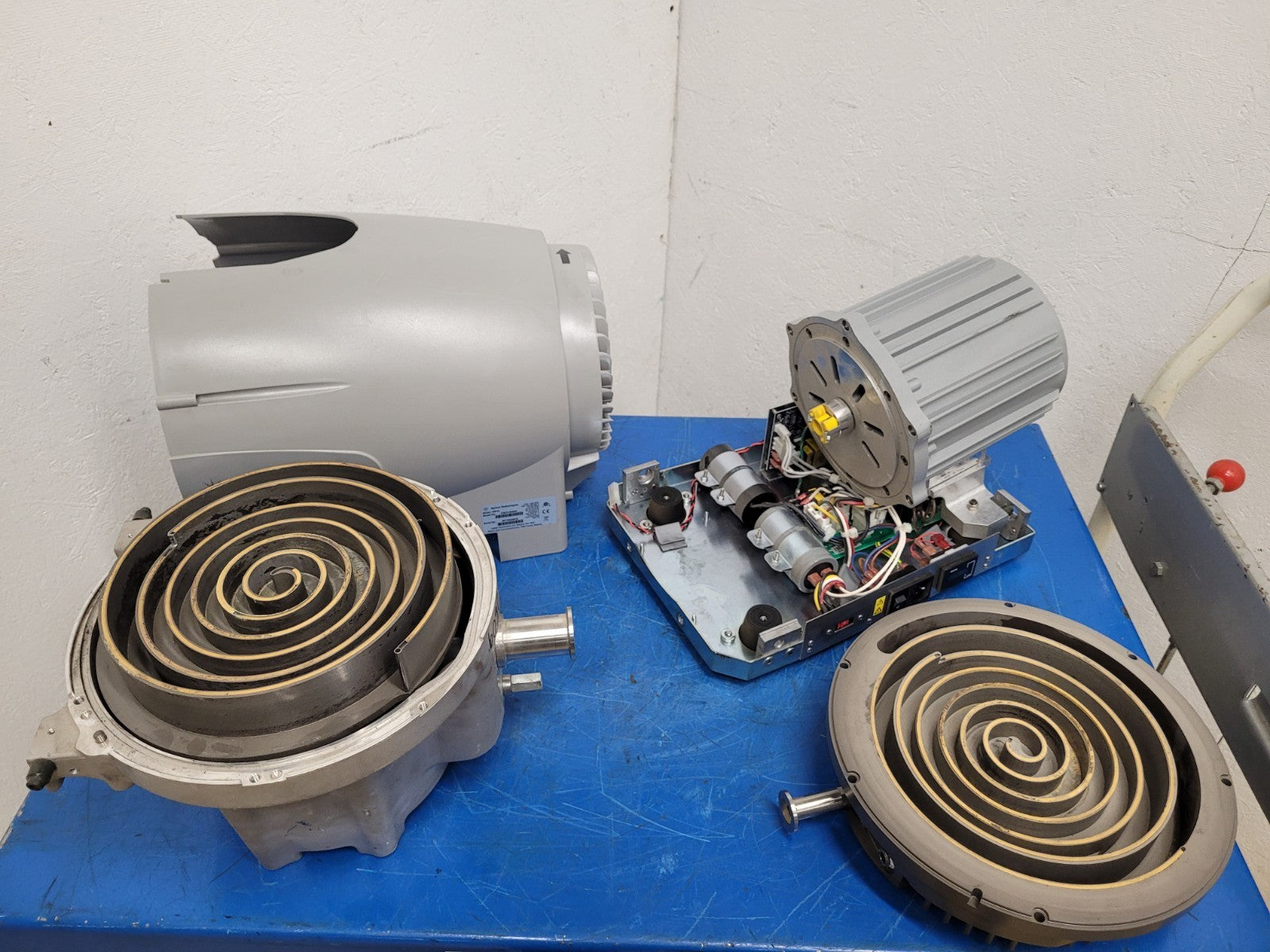 Agilent Technologies Dry Scroll Vacuum Pump IDP-15 X3815-64000 For Parts
