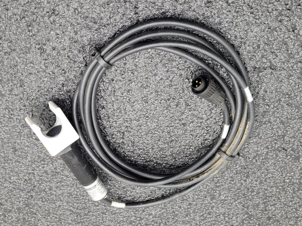 Lot of 7  BERNSTEIN KCN-T18PS/008-KLP2 PROXIMITY SENSOR 10-60VDC 200ma