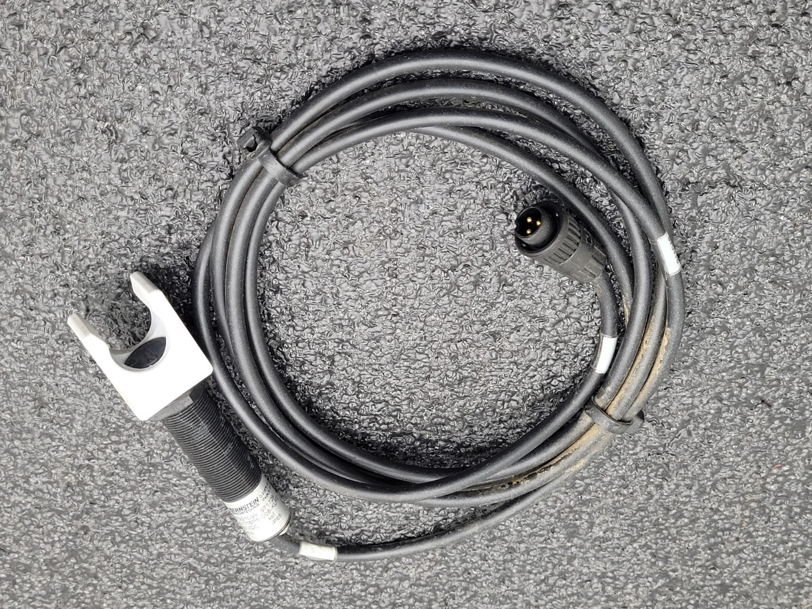 Lot of 7  BERNSTEIN KCN-T18PS/008-KLP2 PROXIMITY SENSOR 10-60VDC 200ma