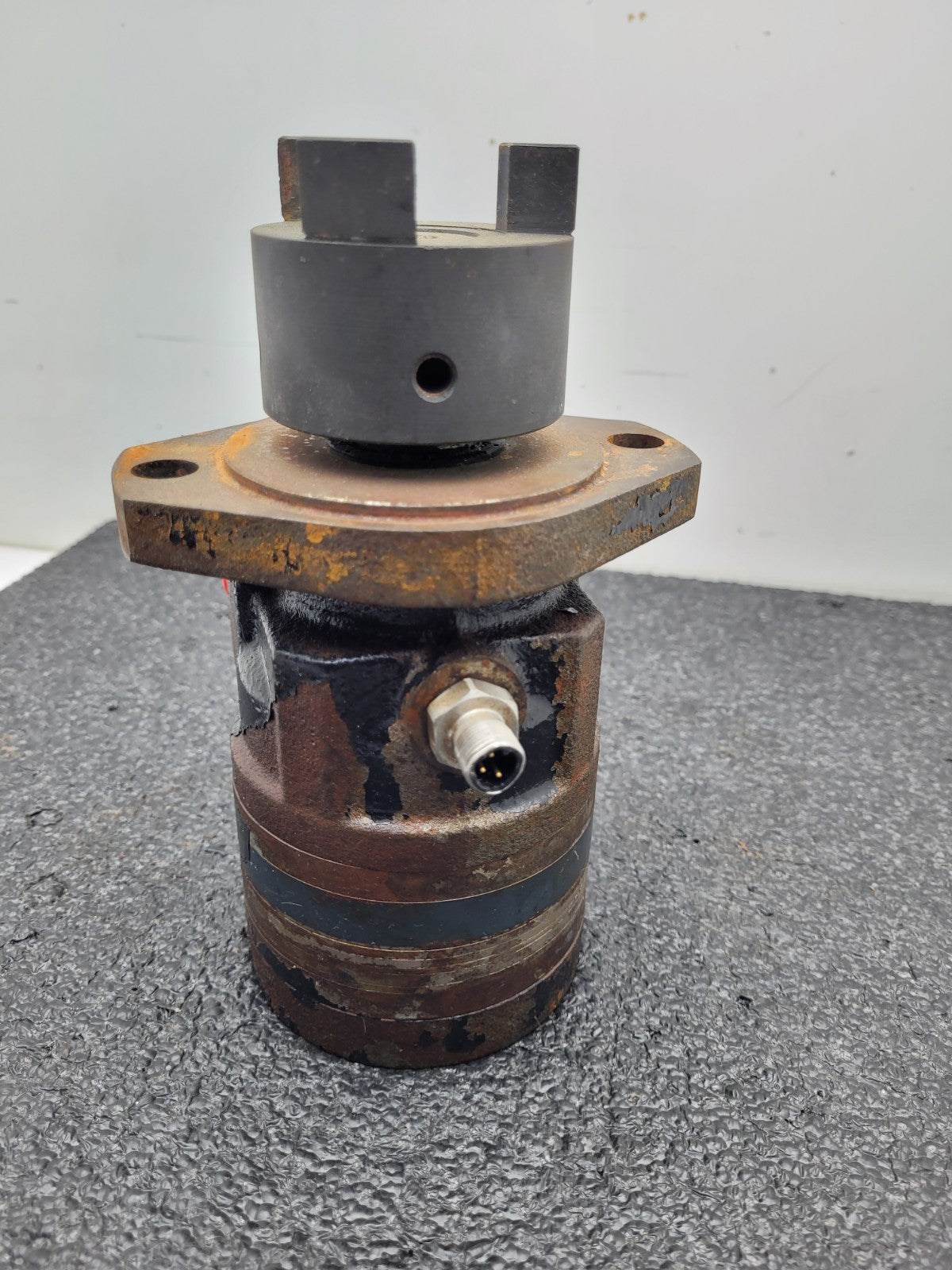 Lot of 2 Parker TE0065AS100FSAB Hydraulic Motor TE Series Torqmotor