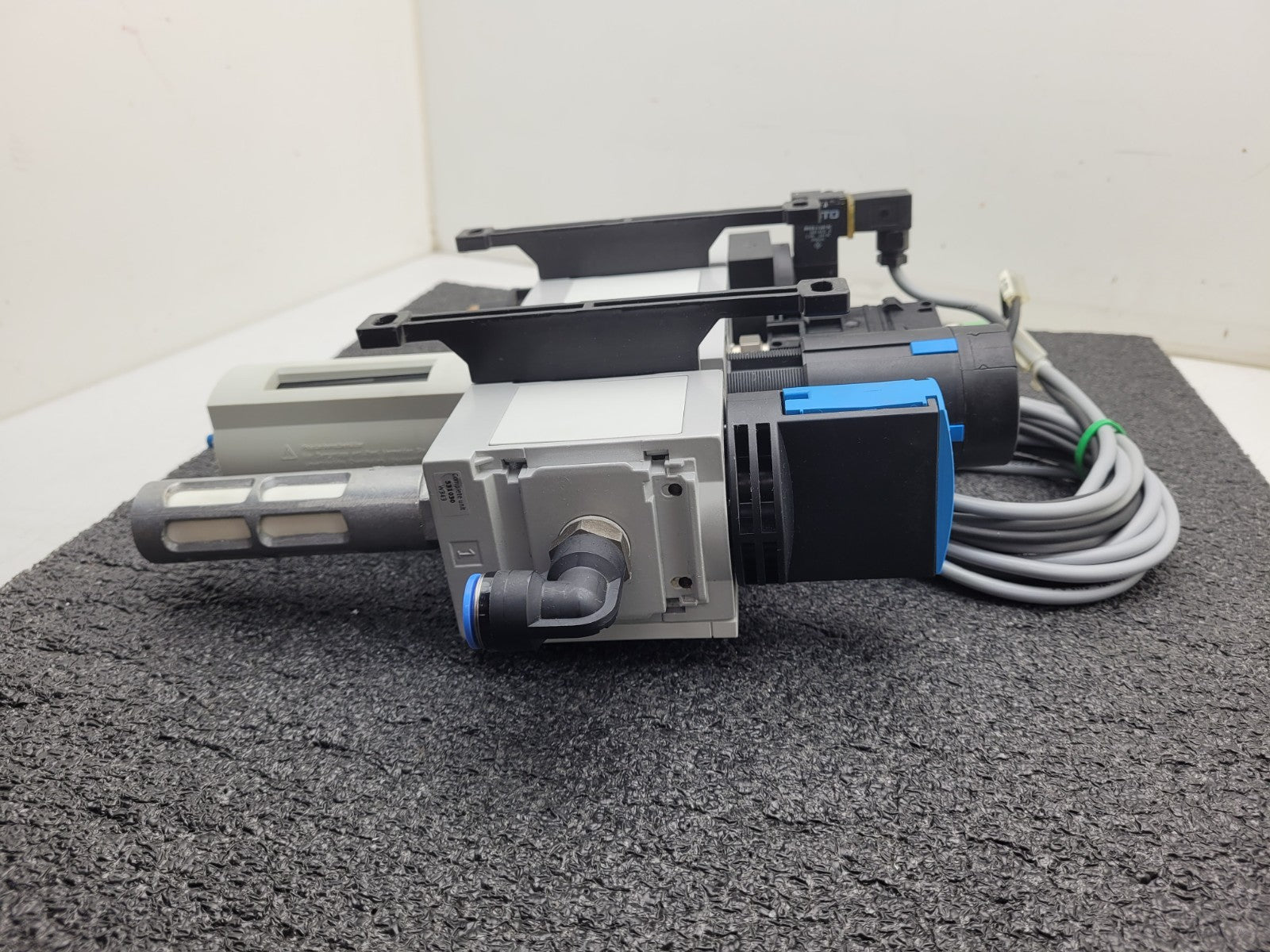 Festo MS6-LFR Filter Regulator On/OFF Solenoid Pneumatic Air Manifold 531030