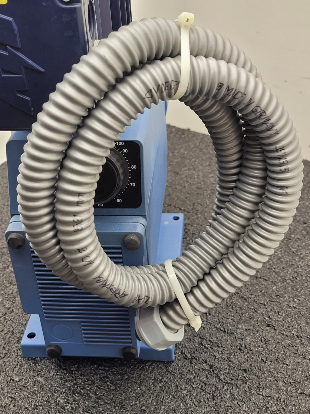 ELADOS EMP III 149105 Dosing Pump 30L/h 8bar 3PH 400/230V 50/60Hz 0,39/0,67A