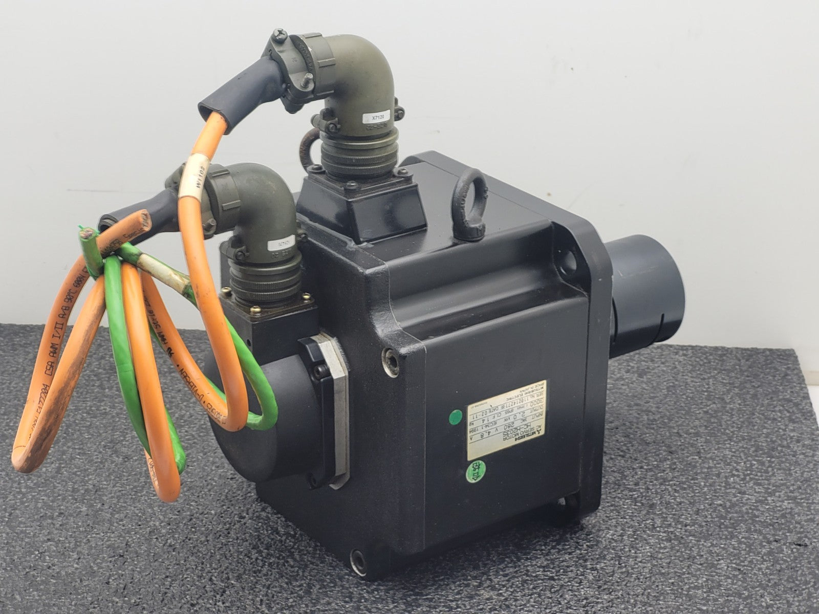 MITSUBISHI HC-H2035 AC Servo Motor 280V 4.8A 3000RPM Working Pull from CNC