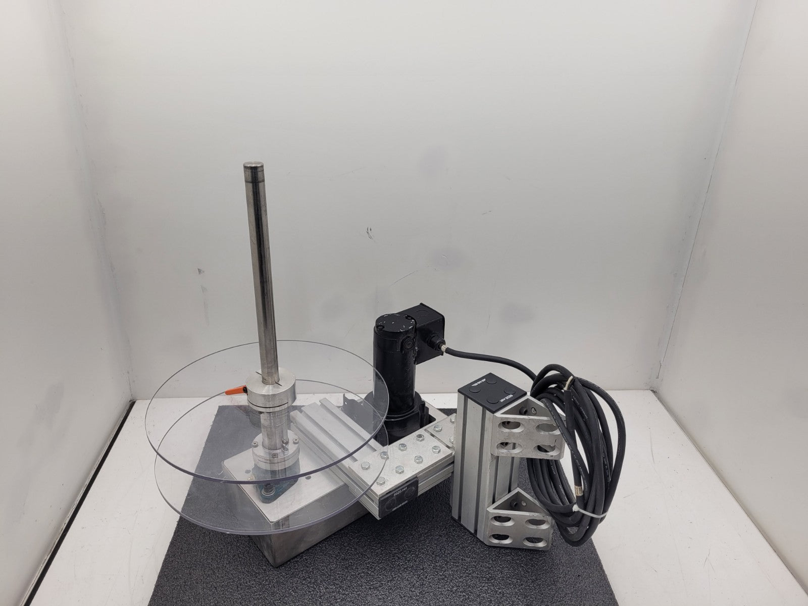 Leeson 985.613F M1125073.00 90VDC Electric Motor Coil Rope Hose Wire Winder