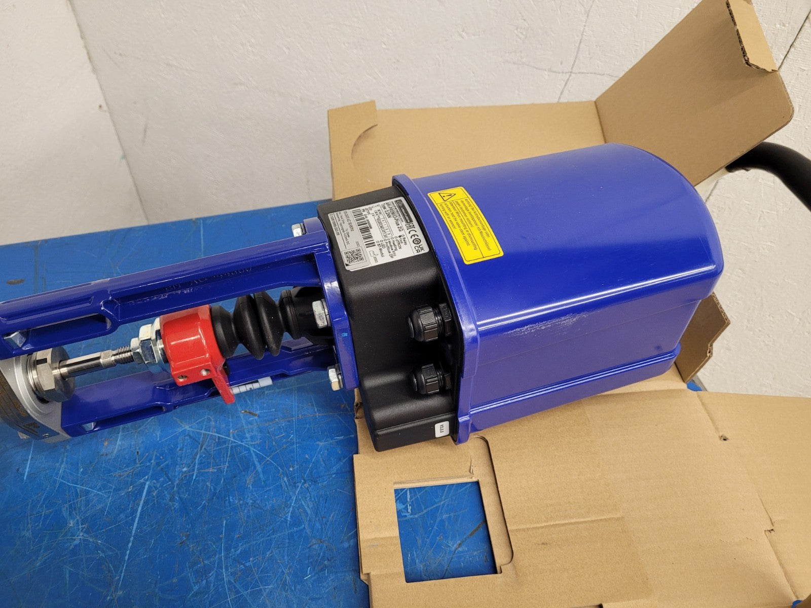 Armaturen ARI-PREMIO-Plus 2G Electric Thrust Actuator DN25 3 Way Mixing Valve