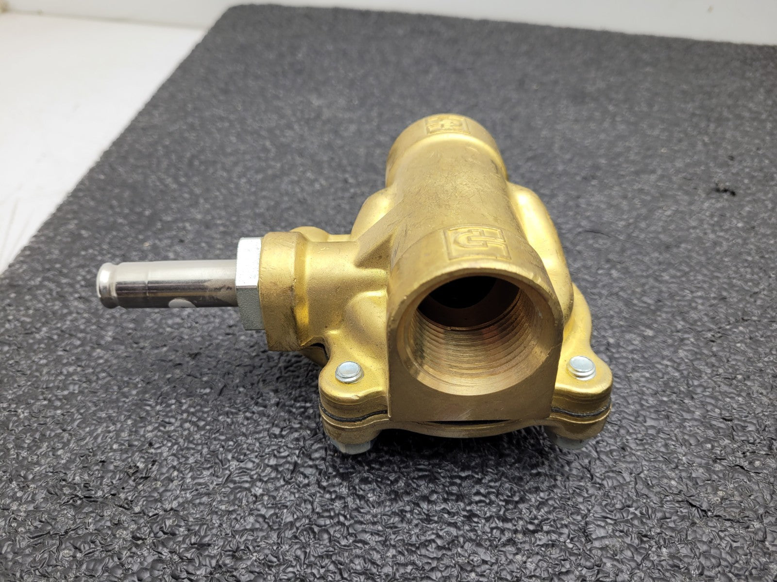 Parker U-16F24C2164A3F Gold Ring 2-Way Piloted Diaphragm Solenoid New