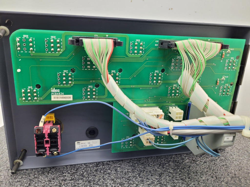 Idec Izumi ZY1C-SS3153 Mitsubishi Pushbutton CNC Machine Control Panel