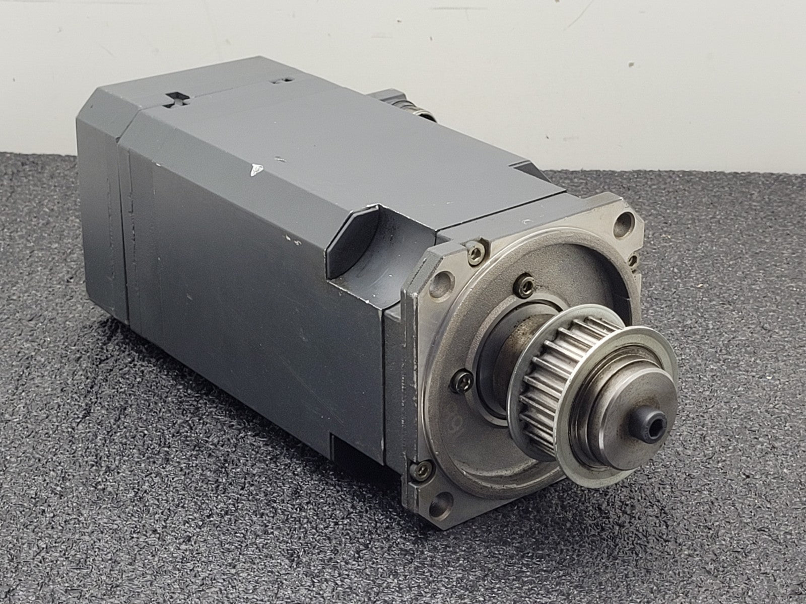 SIEMENS 1FT6062-6AH71-4AA0 Brushless Servo Motor 6Nm 4500RPM Encoder I-2048 [B]