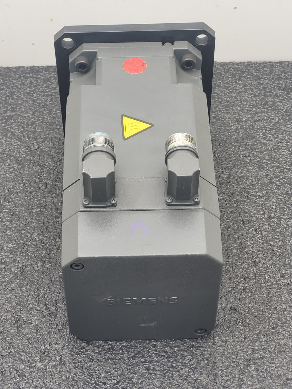 Siemens 1FT6061-6AF71-4EG1 SIMOTICS S Servo Motor 1FT6 3000RPM Working Pull