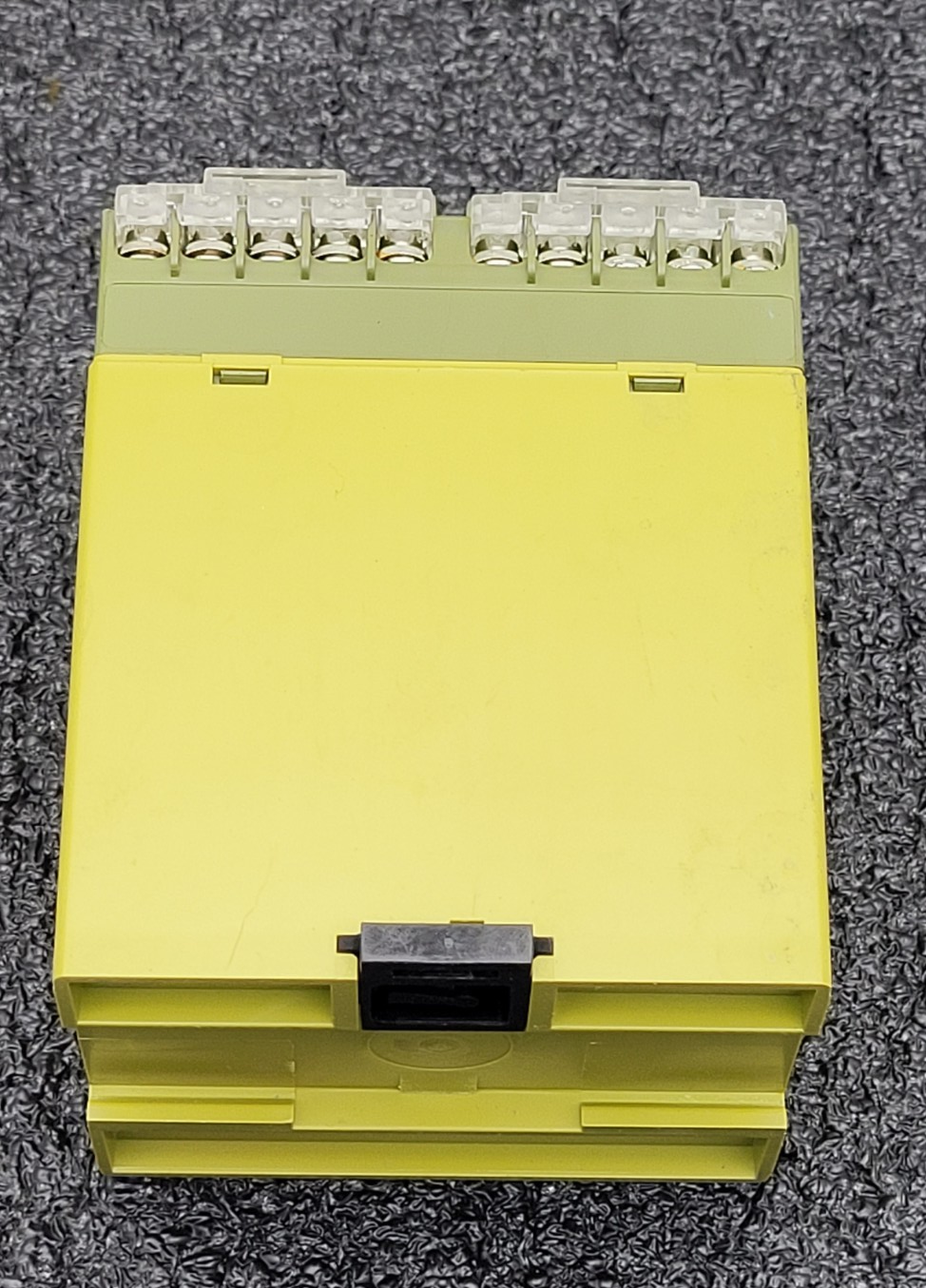 PILZ PNOZ/2 24VAC 3S 1O Safety Relay Module