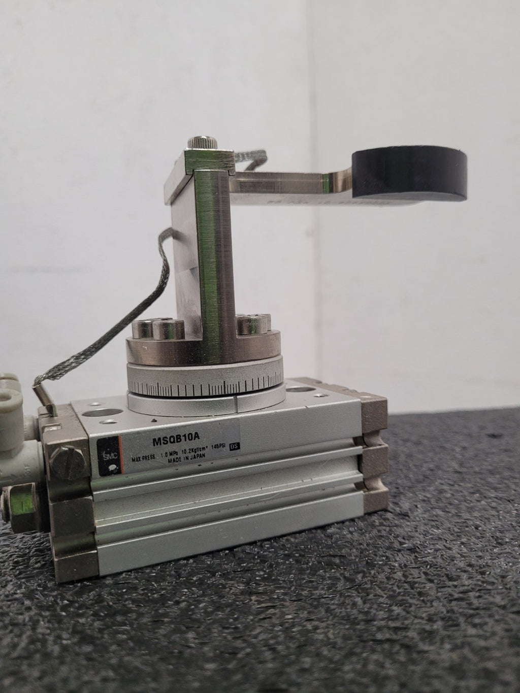 SMC MSQB10A Pneumatic Rotary Actuator Table w/ D-F9N sensors