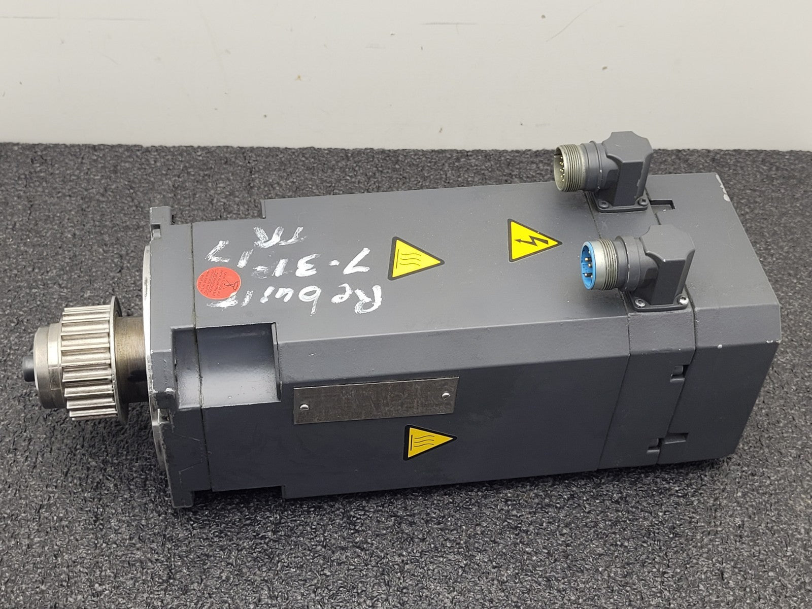 SIEMENS 1FT6062-6AH72-4AB0  Brushless Servo Motor 6Nm 4500RPM Encoder I-2048