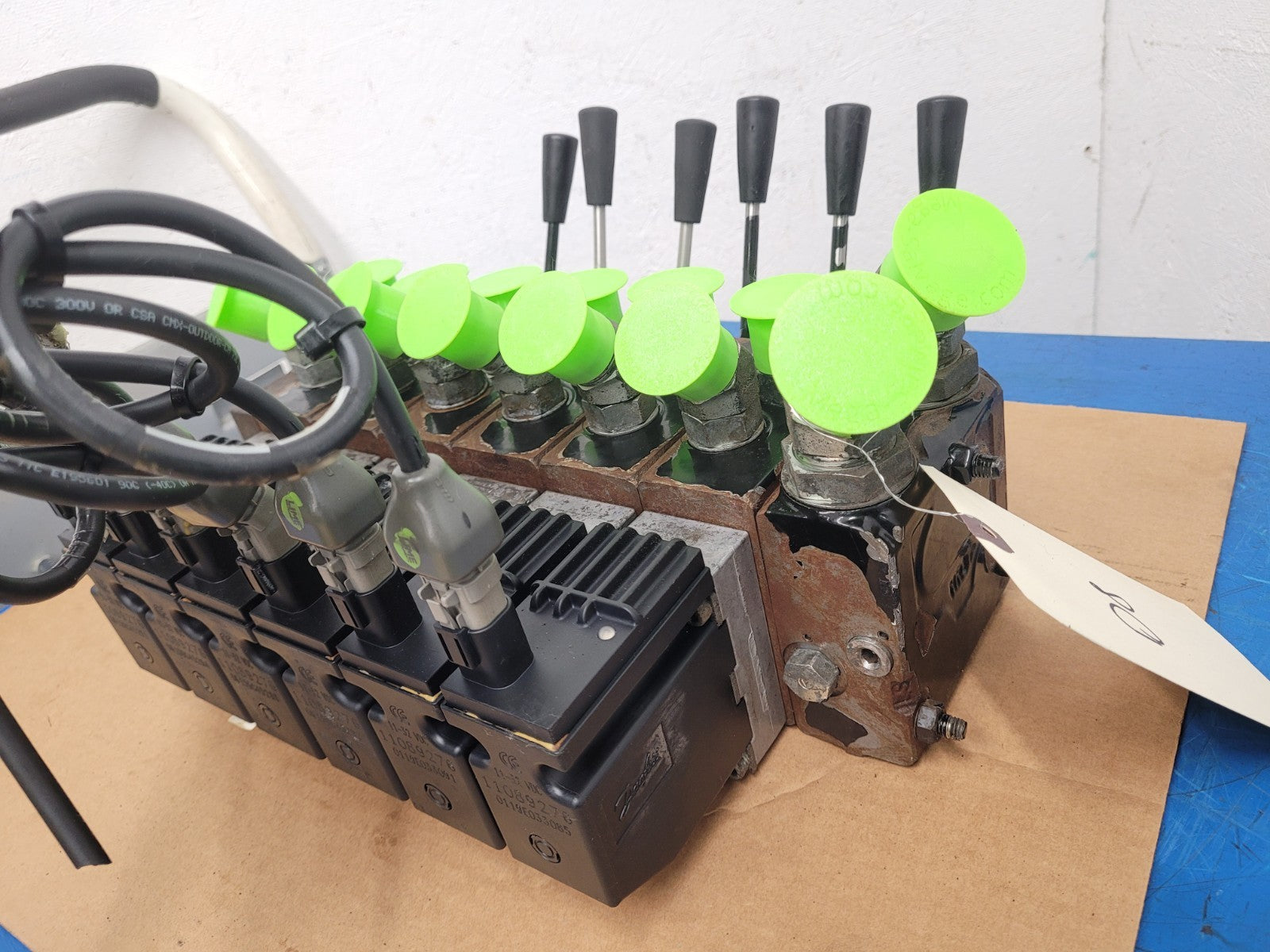 Danfoss PVG32 Proportional Servo Hydraulic 6 Valve Stack Radiometric 11089276 D8