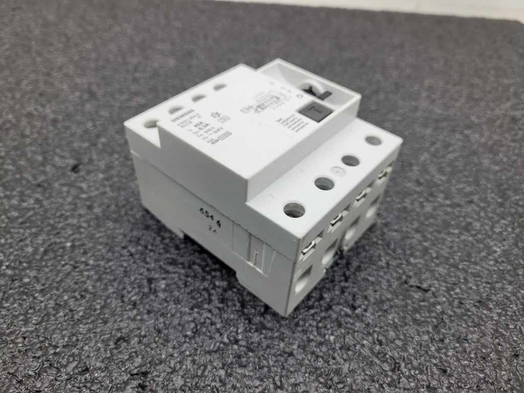 Siemens 5SM1 654-6 RCCB FI Residual Current Operated Circuit Breaker 4-pole 40A