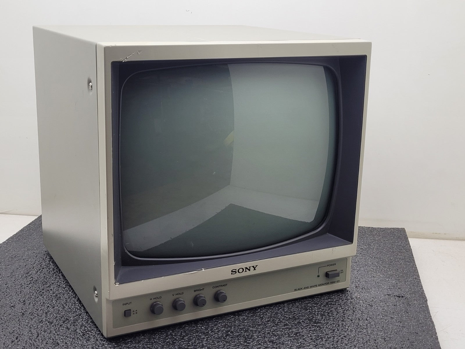 SONY ssm-121 Black White Monitor 12 inch CRT BNC made in Korea 1995
