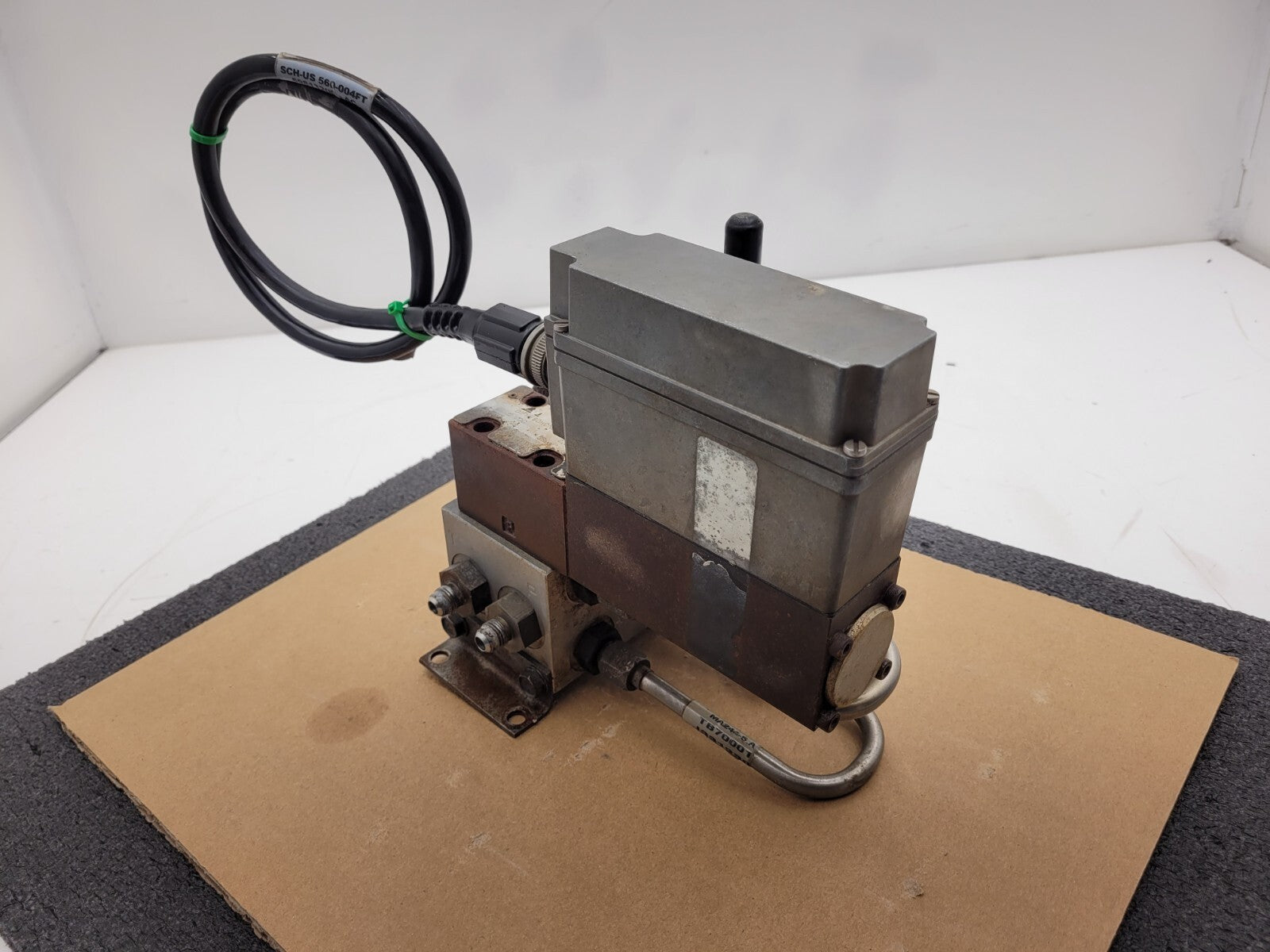 PARKER Hydraulic Proportional ISO Valve D1FHE80HCNEK0030X6114 12VDC + Override