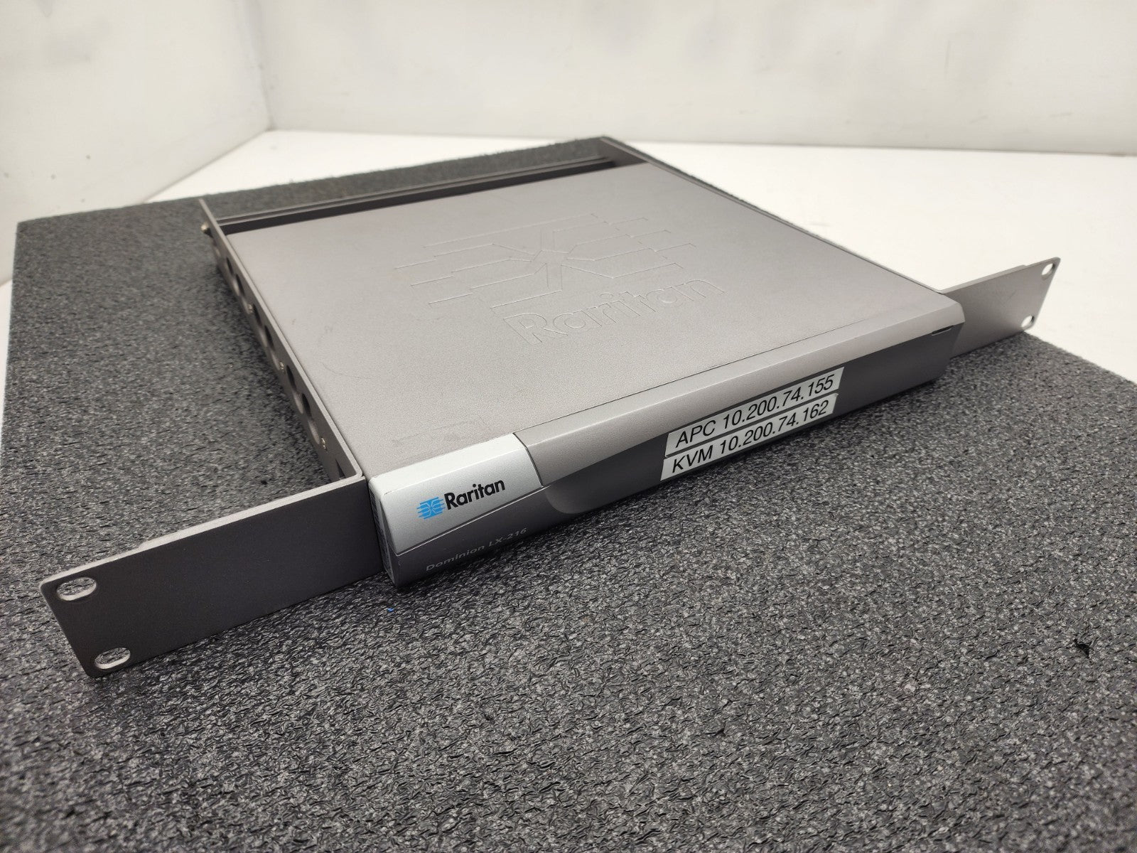 Raritan DLX-216V3-AD 16-port Dominion LX-216 Rackmount KVM Switch Tested Working