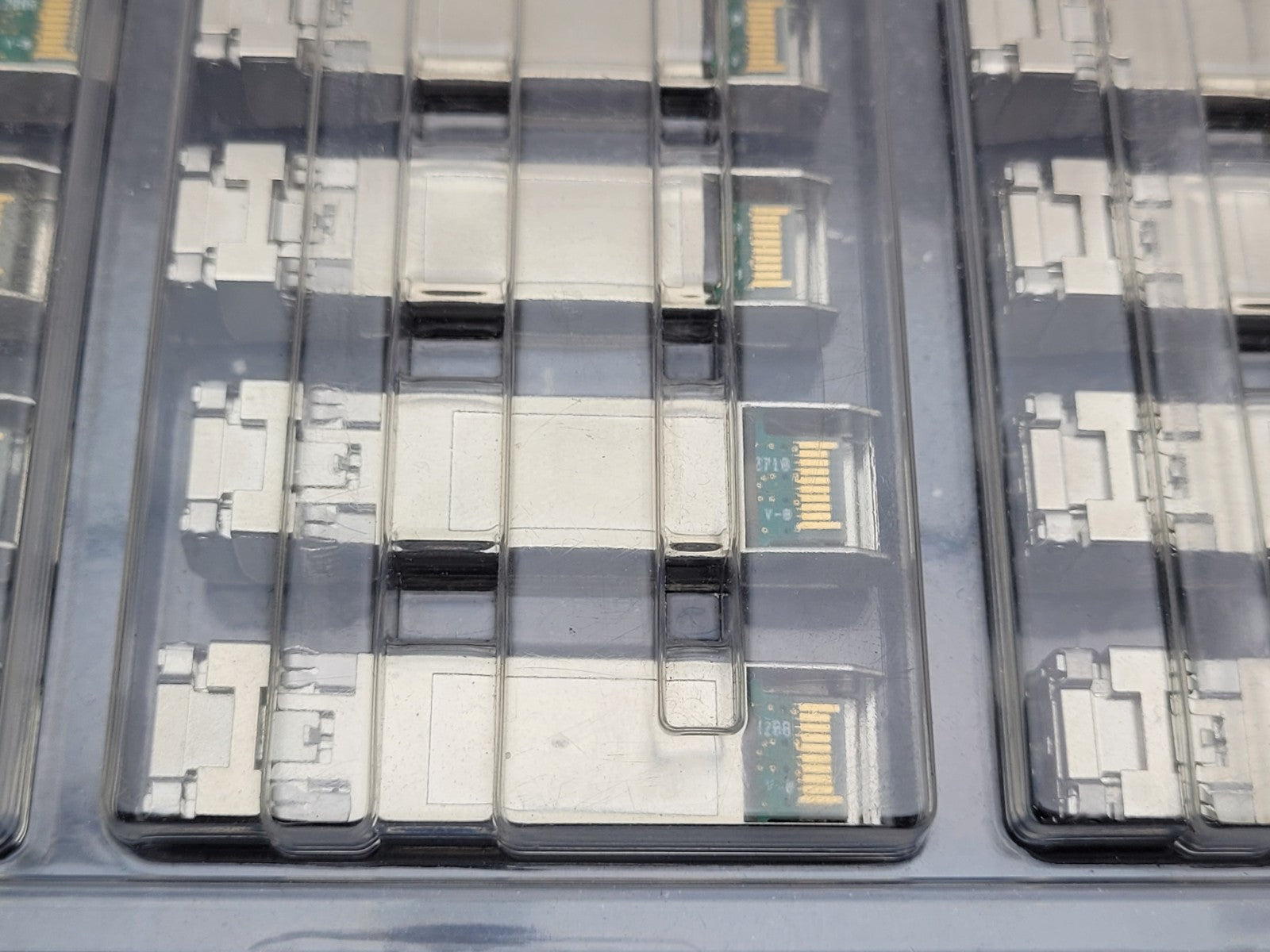 Lot of 38 Finisar FTLF8528P2BCV  850nm 8.5Gb SFP Transceiver Module