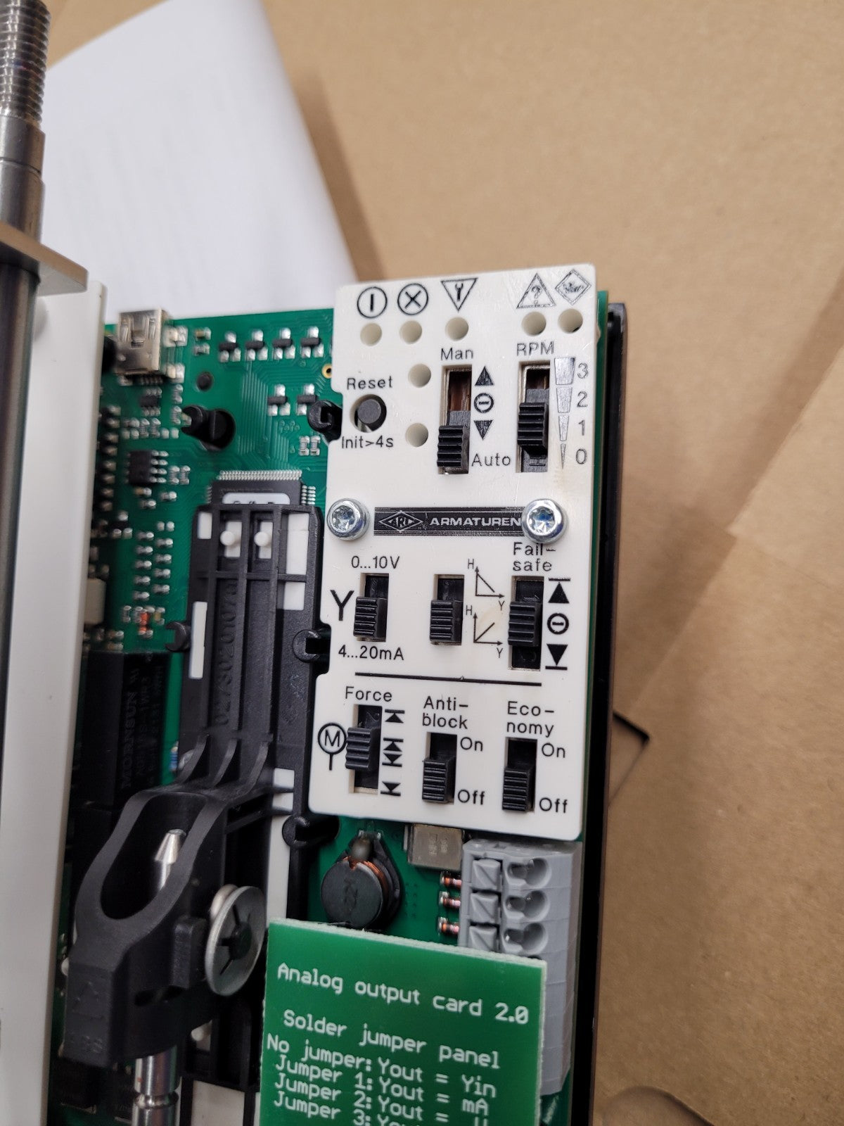 Armaturen ARI-PREMIO-Plus 2G Electric Thrust Actuator DN25 3 Way Mixing Valve