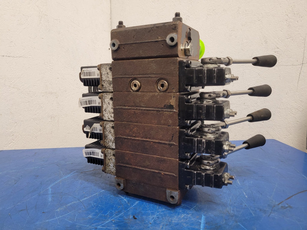 Danfoss PVG 32  4 x Proportional Hydraulic Valve Block 159B5171 Servo Valves