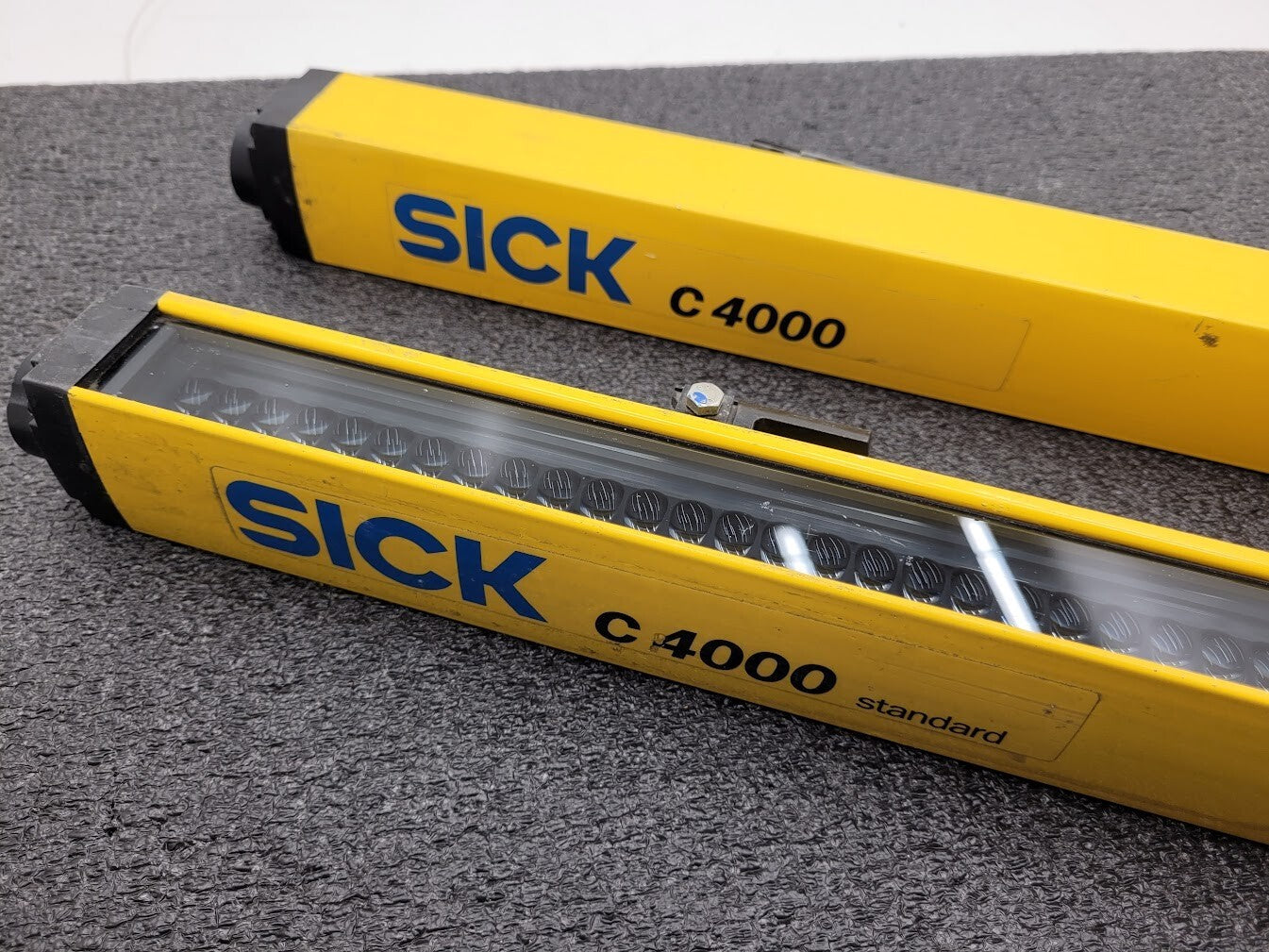 Sick C4000 Light Curtain Safety Screen Sensor 24VDC 0-19m Scanning Range 750mm C