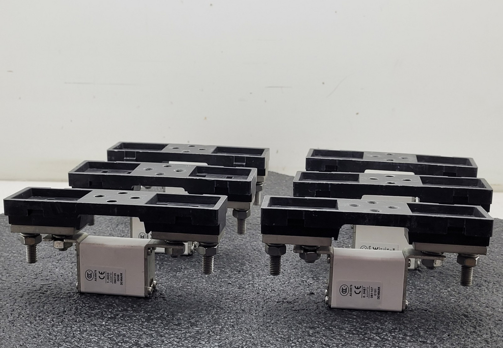 Lot of 6 Bussmann Buss 170M1368 125A 690V Fuse w/ 170H1007 Base 400A 1000V