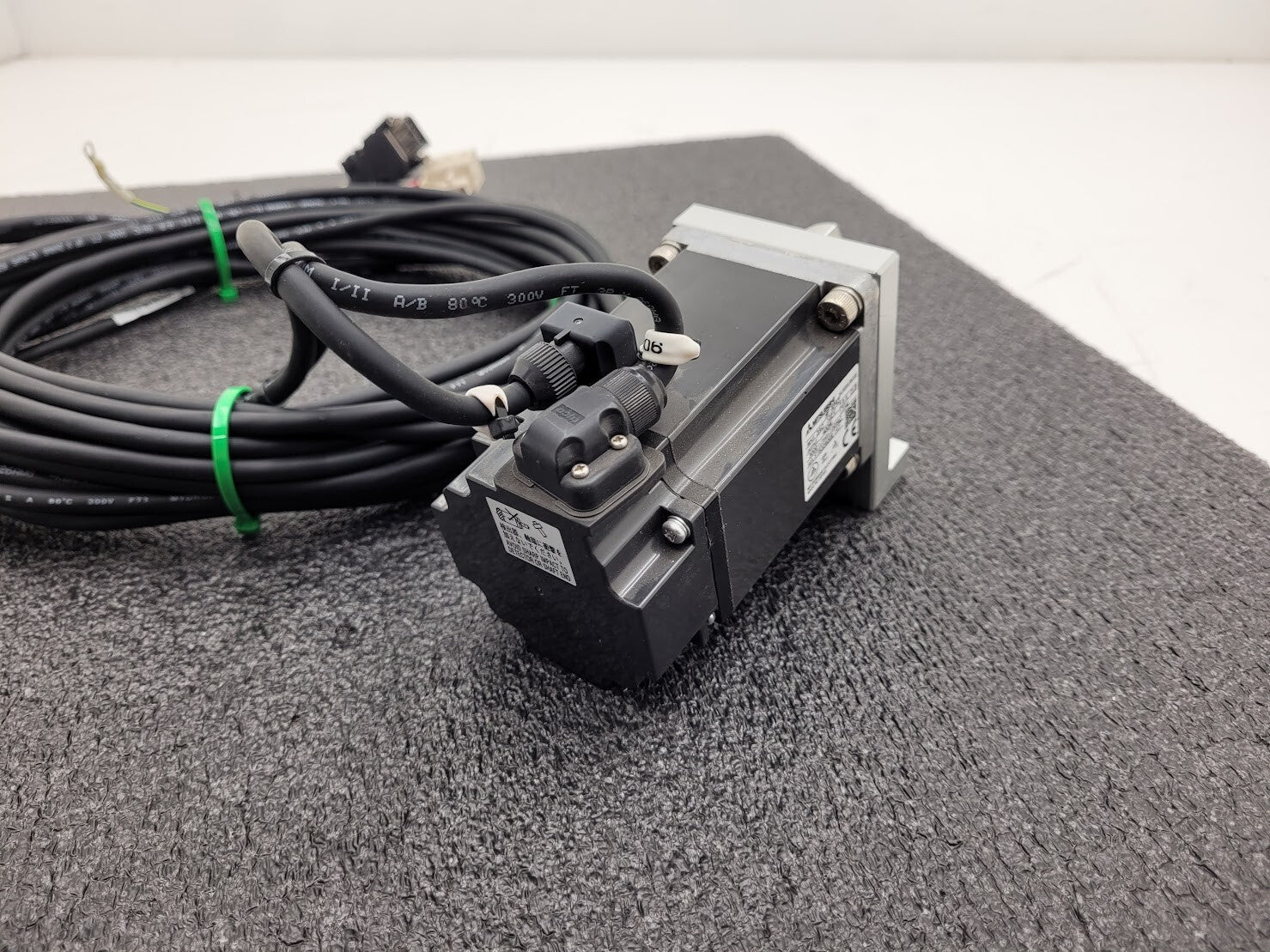 Mitsubishi 400W Servo Drive Amplifier HF-KP43 + MR-J3-40A 400W Servo Motor