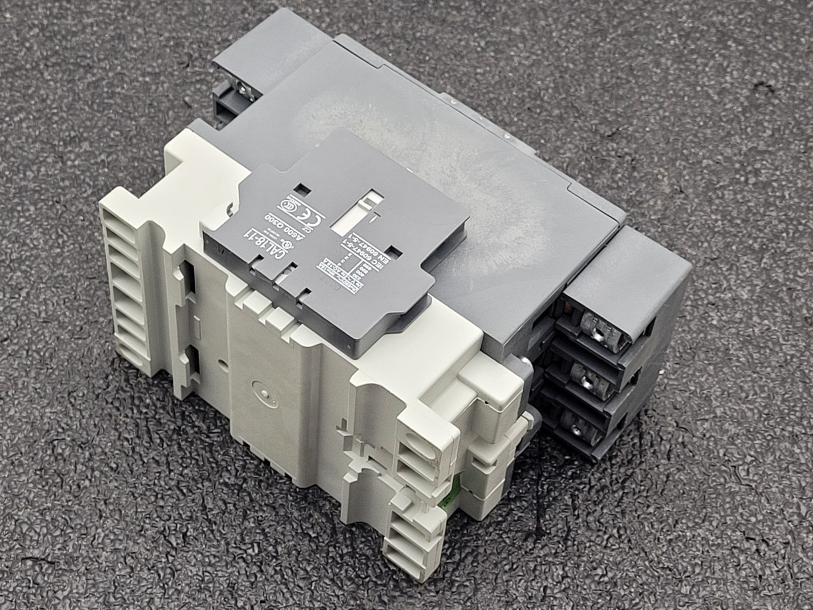 ABB A110-30 Contactor 110V-50Hz 115-120V-60Hz Coil w/ Auxillary CAL18-11