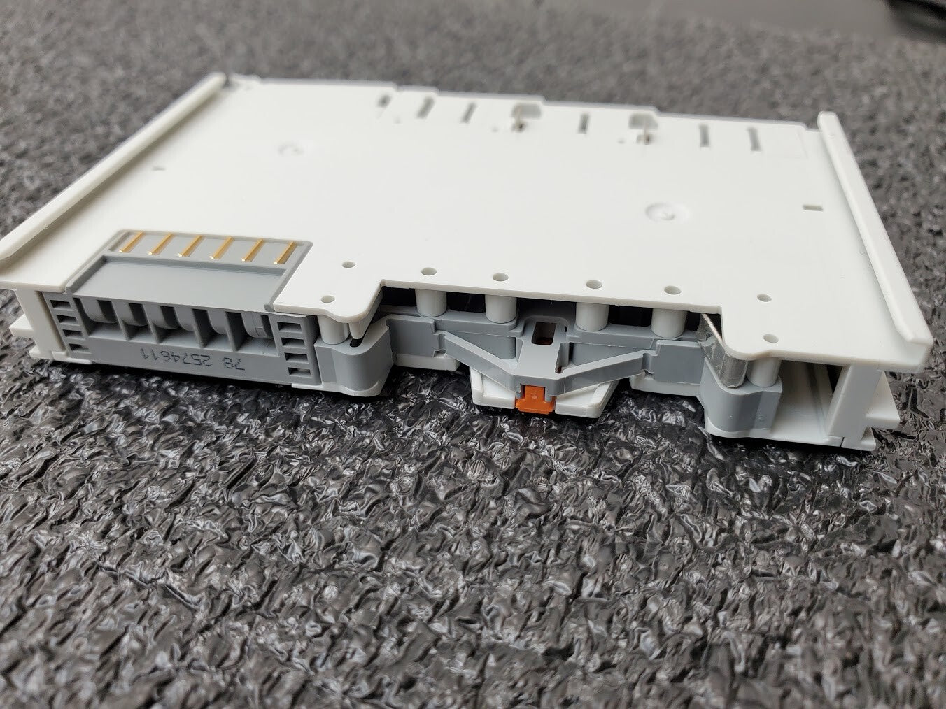 Beckhoff KL2889 HD Bus Terminal 16x Digital Output 24VDC Neg. Ground Switching