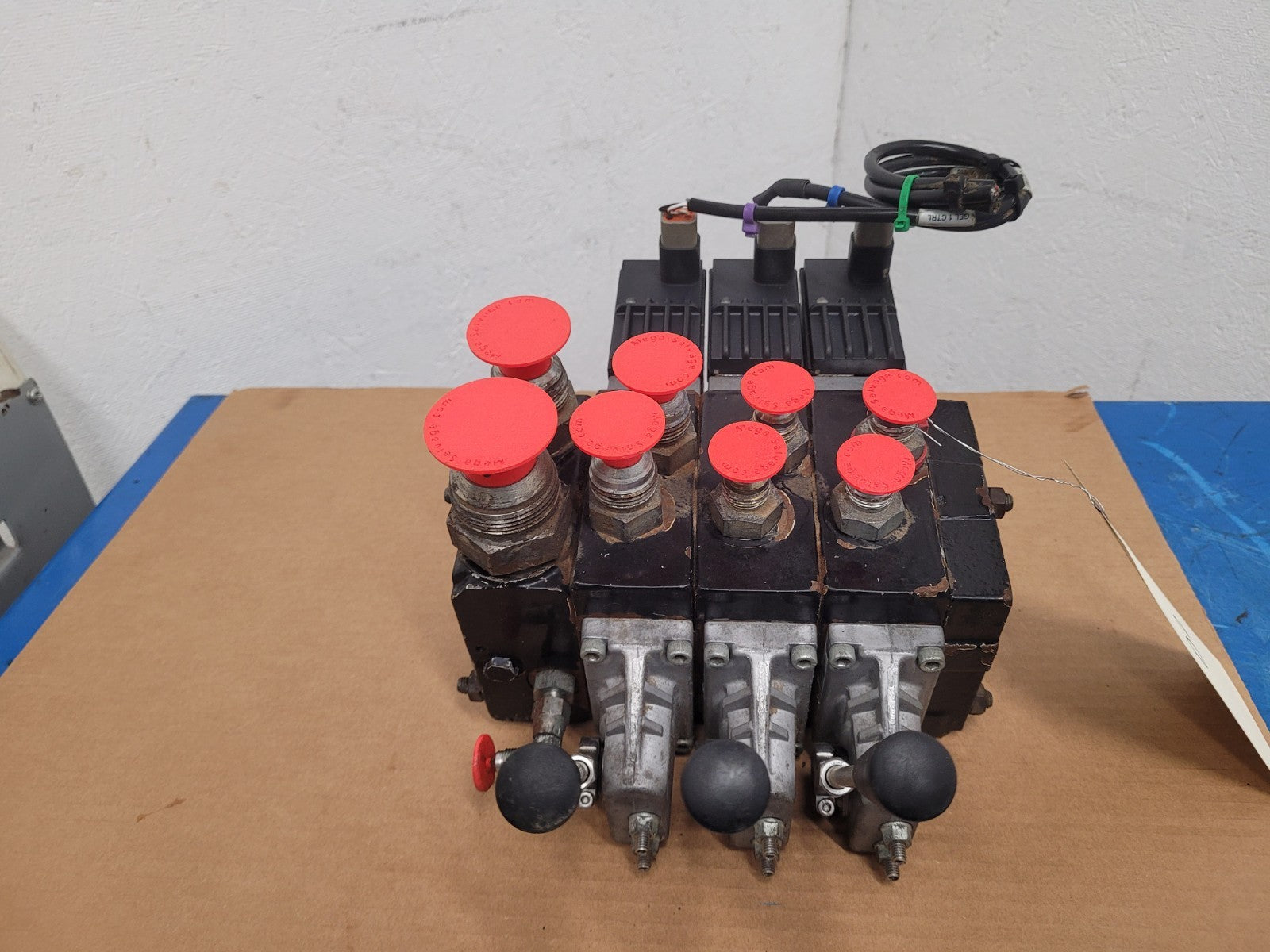 Danfoss PVG32 Proportional Manual Hydraulic 3 Valve Stack Radiometric 157B4093