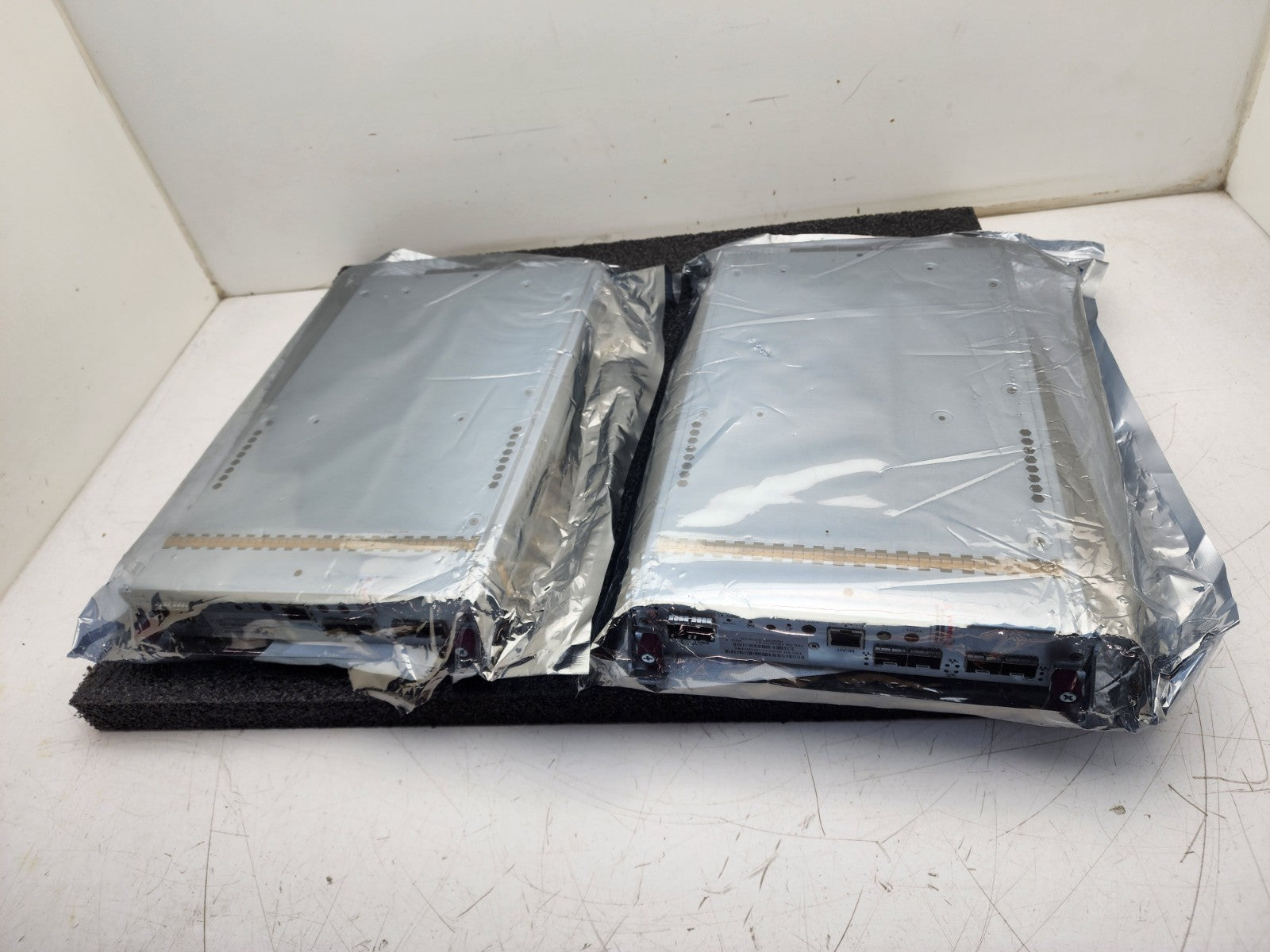 2x HP Quantum QXS iSCSI and FC Disk Controller 81-00000078-00-10 Sealed Bags